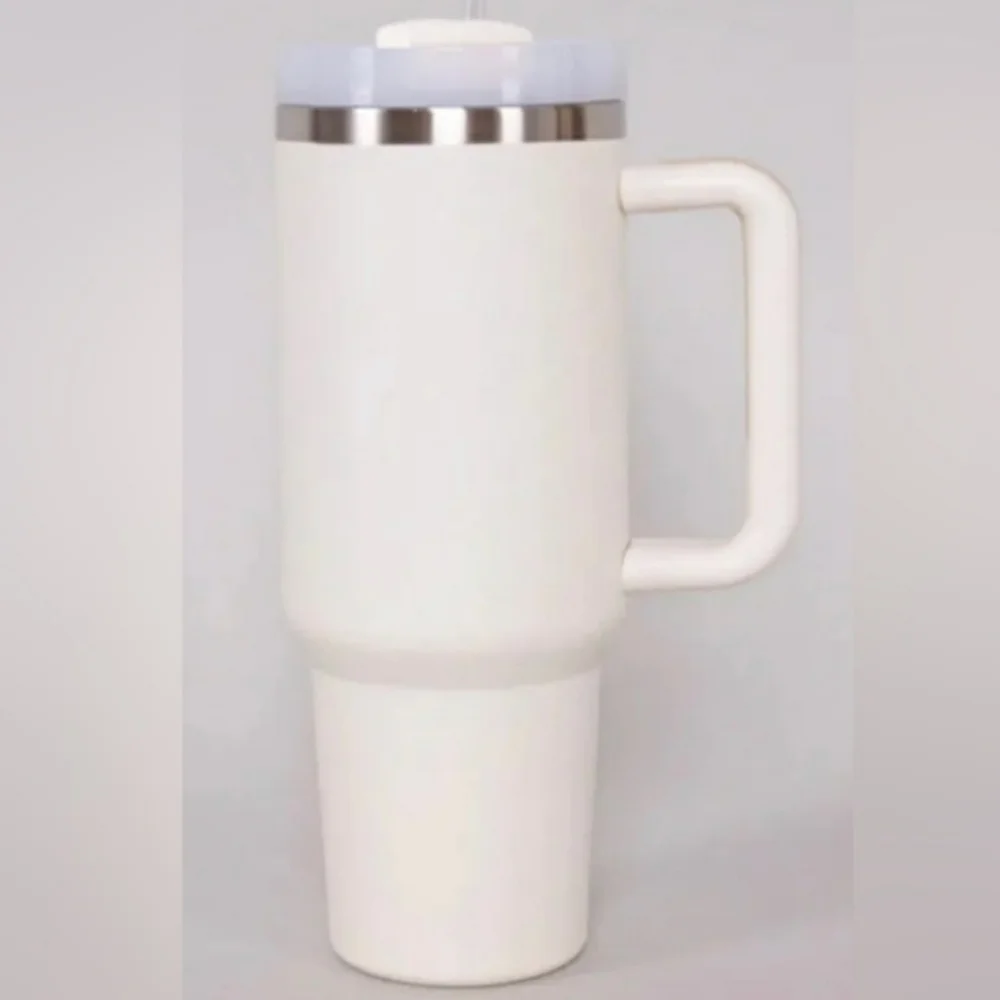 40 OZ Adventure Quencher Travel Tumbler Insulated Cup Handle Lid Straw, Cream‎